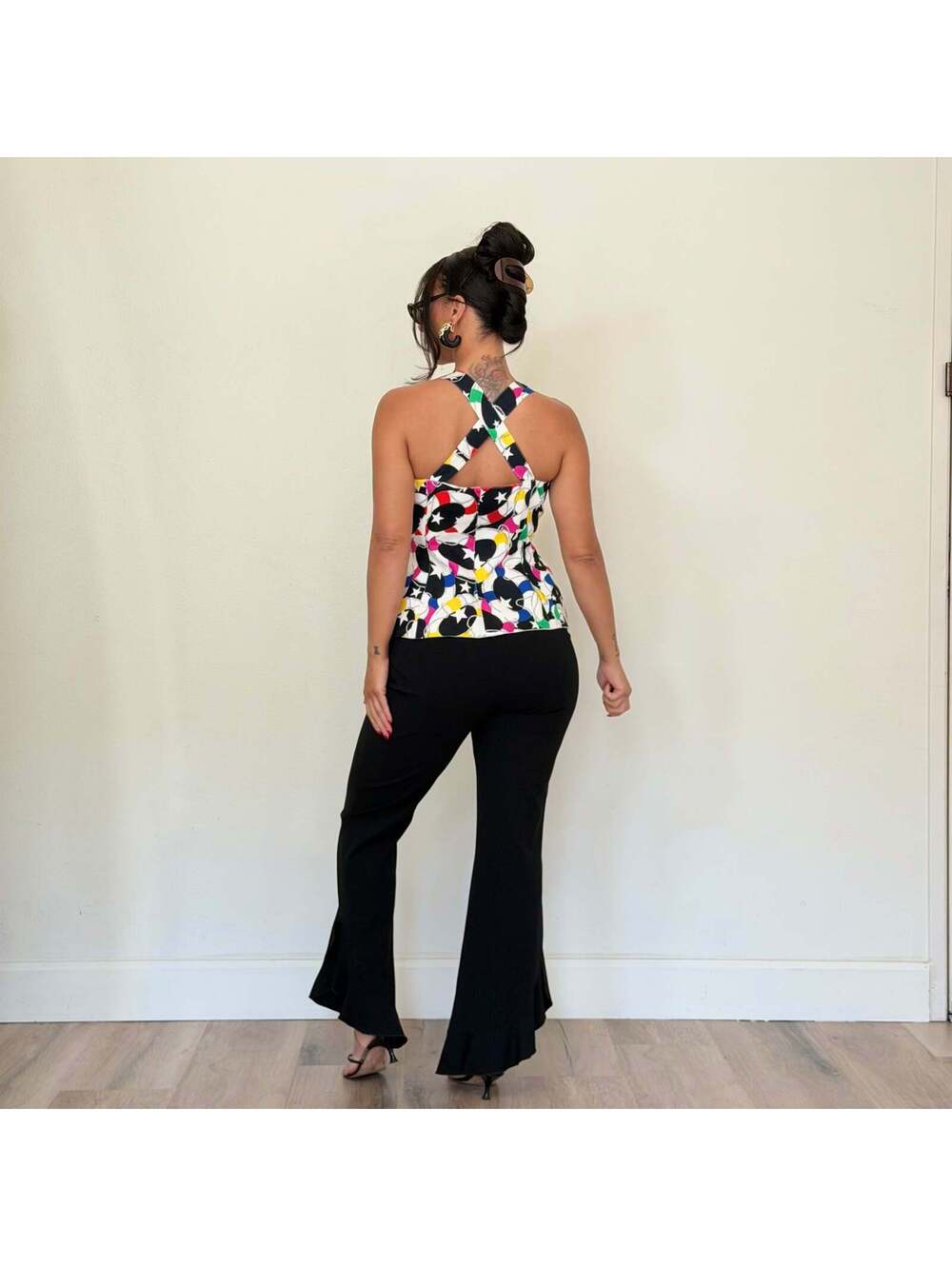 Escada - Picture 5 of 9